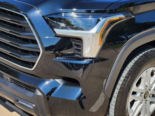 Midnight Black Metallic 2024 Toyota Sequoia SR5