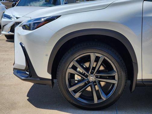 2025 Lexus NX 450h+ Luxury