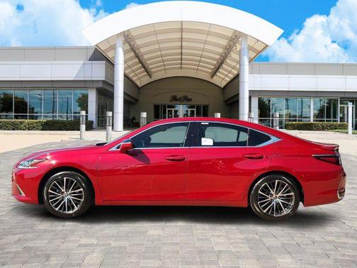 2025 Lexus ES 300h Base