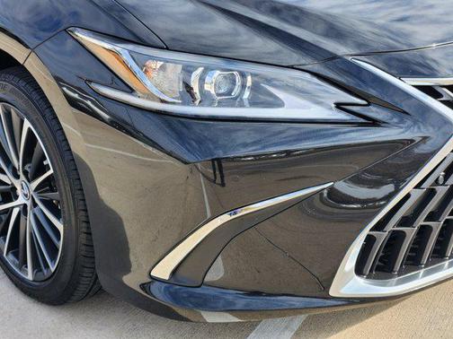 2025 Lexus ES 300h Premium