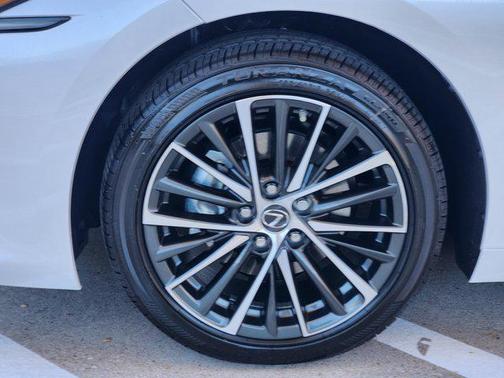 2025 Lexus ES 350 Base