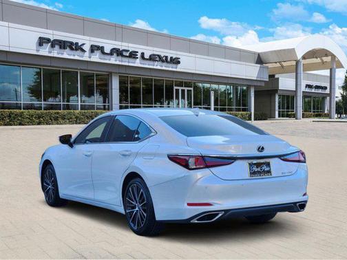 2025 Lexus ES 350 Base