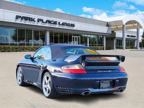 2004 Porsche 911 Carrera 4S
