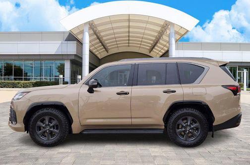 2025 Lexus LX 700h Overtrail