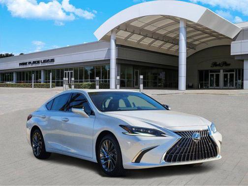2025 Lexus ES 300h Ultra Luxury