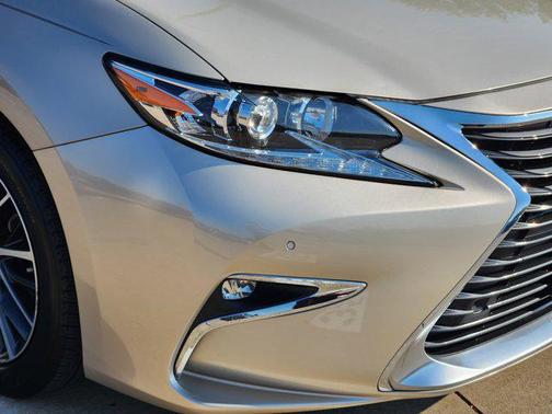 2017 Lexus ES 350 Base