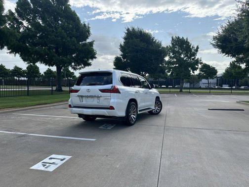 2017 Lexus LX 570 Base
