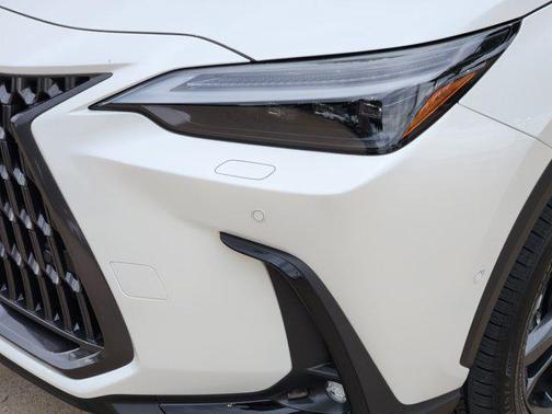 2025 Lexus NX 450h+ Luxury