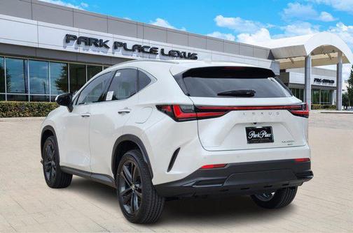 2025 Lexus NX 450h+ Luxury
