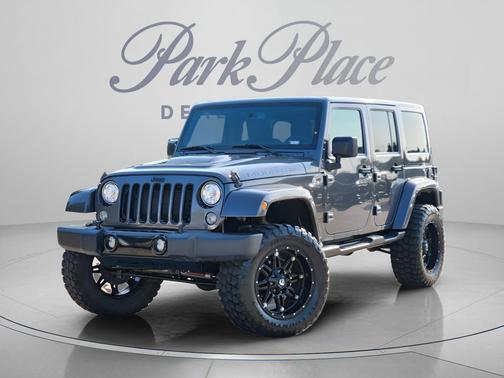 Crystal Metallic 2017 Jeep Wrangler Unlimited Sahara