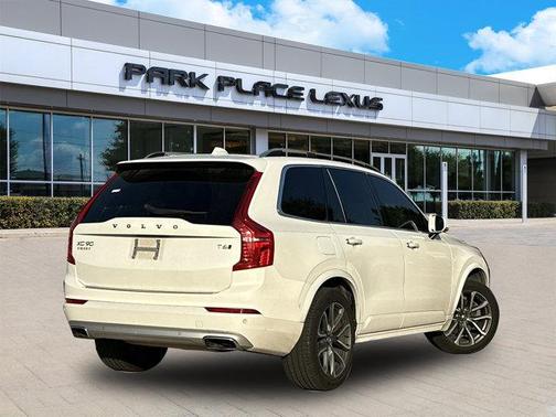 2018 Volvo XC90 T6 Momentum