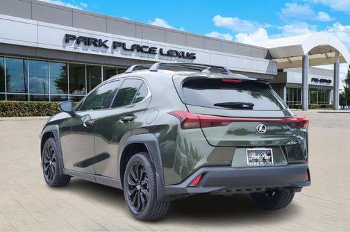 2025 Lexus UX 300h Base
