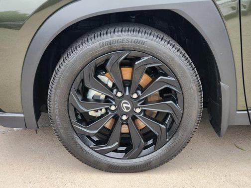 2025 Lexus UX 300h Base