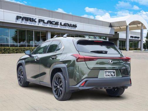 2025 Lexus UX 300h Base