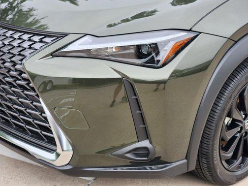 2025 Lexus UX 300h Base