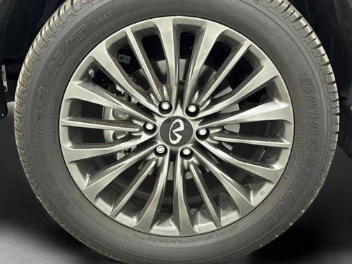 2024 INFINITI QX80 SENSORY AWD