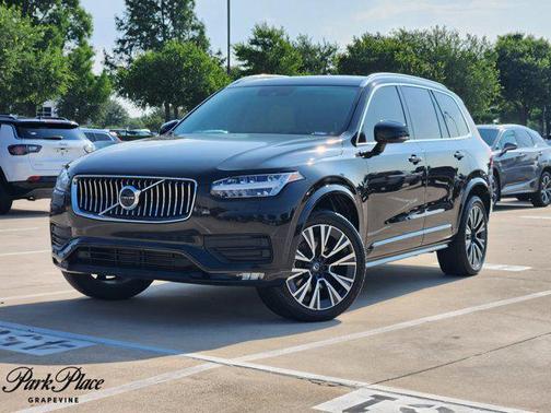 2022 Volvo XC90 T5 Momentum