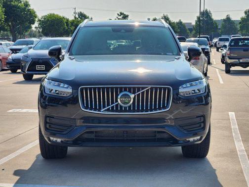 2022 Volvo XC90 T5 Momentum