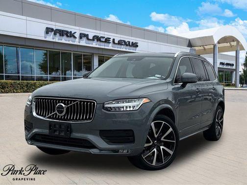 2022 Volvo XC90 T6 Momentum
