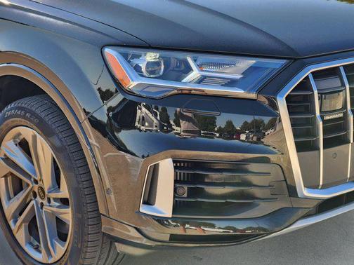 2023 Audi Q7 55 Premium Plus