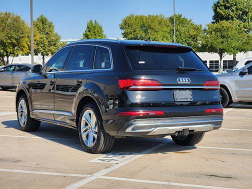 2023 Audi Q7 55 Premium Plus