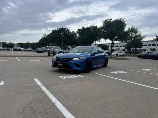 Blue Streak Metallic 2018 Toyota Camry XSE
