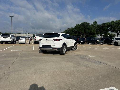 Summit White 2023 Chevrolet Blazer 2LT