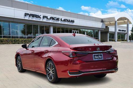 2025 Lexus ES 300h Base