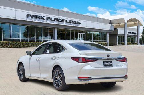 2025 Lexus ES 300h Base