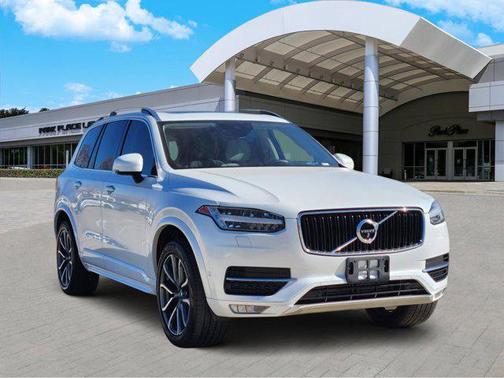 2017 Volvo XC90 T6 Momentum