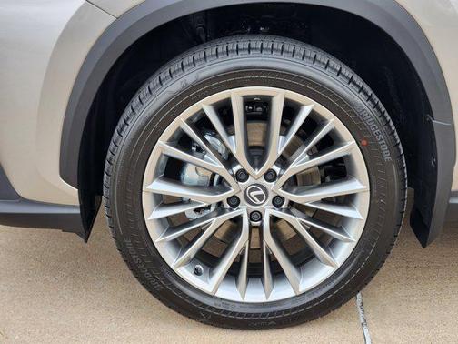 2025 Lexus NX 350h Premium