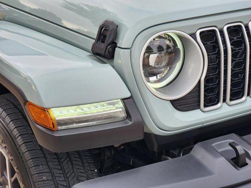 2024 Jeep Wrangler 4-Door Sahara 4x4