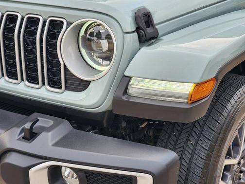 2024 Jeep Wrangler 4-Door Sahara 4x4