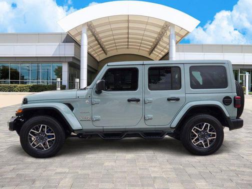 2024 Jeep Wrangler 4-Door Sahara 4x4