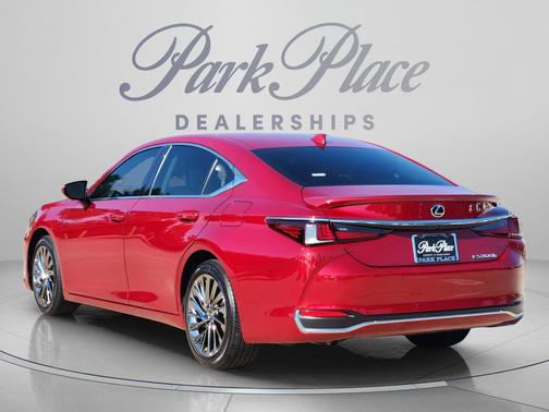 Matador Red Mica 2025 Lexus ES 300h Ultra Luxury