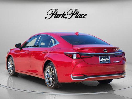 Matador Red Mica 2025 Lexus ES 300h Ultra Luxury