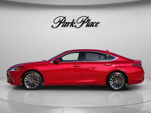 Matador Red Mica 2025 Lexus ES 300h Ultra Luxury