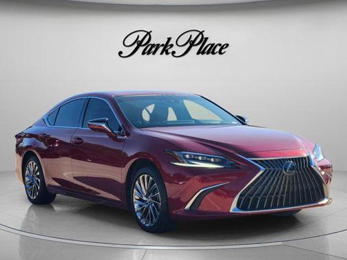 Matador Red Mica 2025 Lexus ES 300h Ultra Luxury