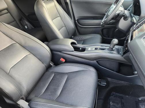 Lunar Silver Metallic 2022 Honda HR-V EX-L