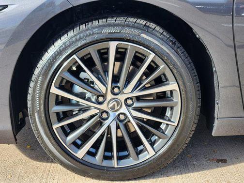 2025 Lexus ES 350 Base