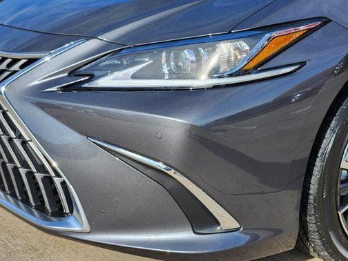 2025 Lexus ES 350 Base