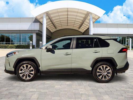 2021 Toyota RAV4 XLE Premium