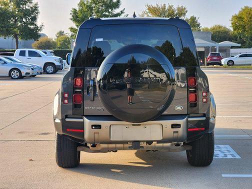 2023 Land Rover Defender 110 X-Dynamic SE