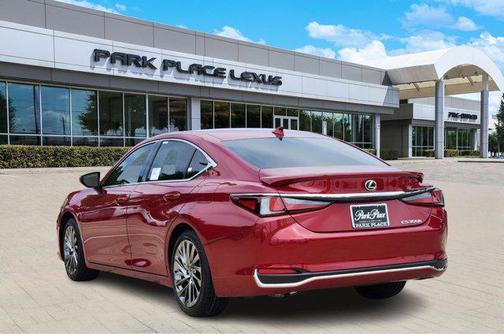 2025 Lexus ES 300h Ultra Luxury