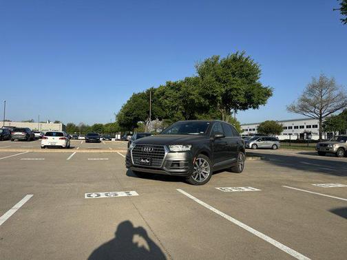 Samurai Gray Metallic 2018 Audi Q7 3.0T Premium Plus