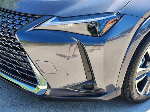 2025 Lexus UX 300h Premium