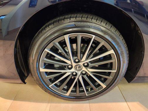 2025 Lexus ES 350 Base