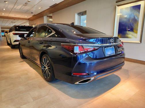 2025 Lexus ES 350 Base