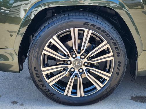 Nori Green Pearl 2026 Lexus LX 700h Luxury