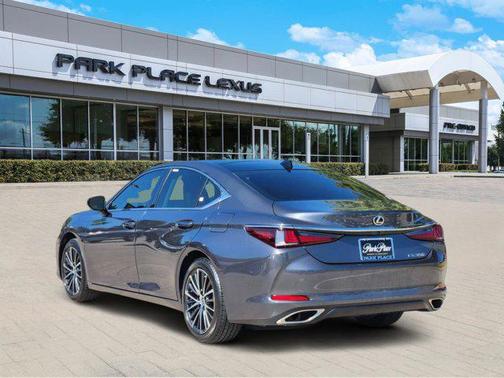 2025 Lexus ES 350 Base
